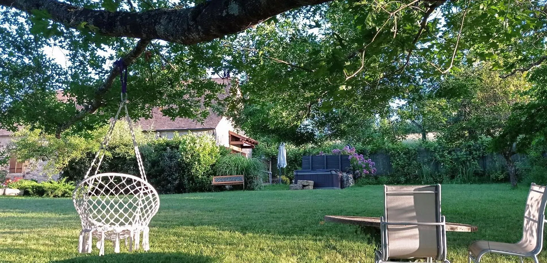 Gîte l'Orée du bois - maison individuelle avec jacuzzi privé Frayssinet-le-Gélat Hébergement de vacances