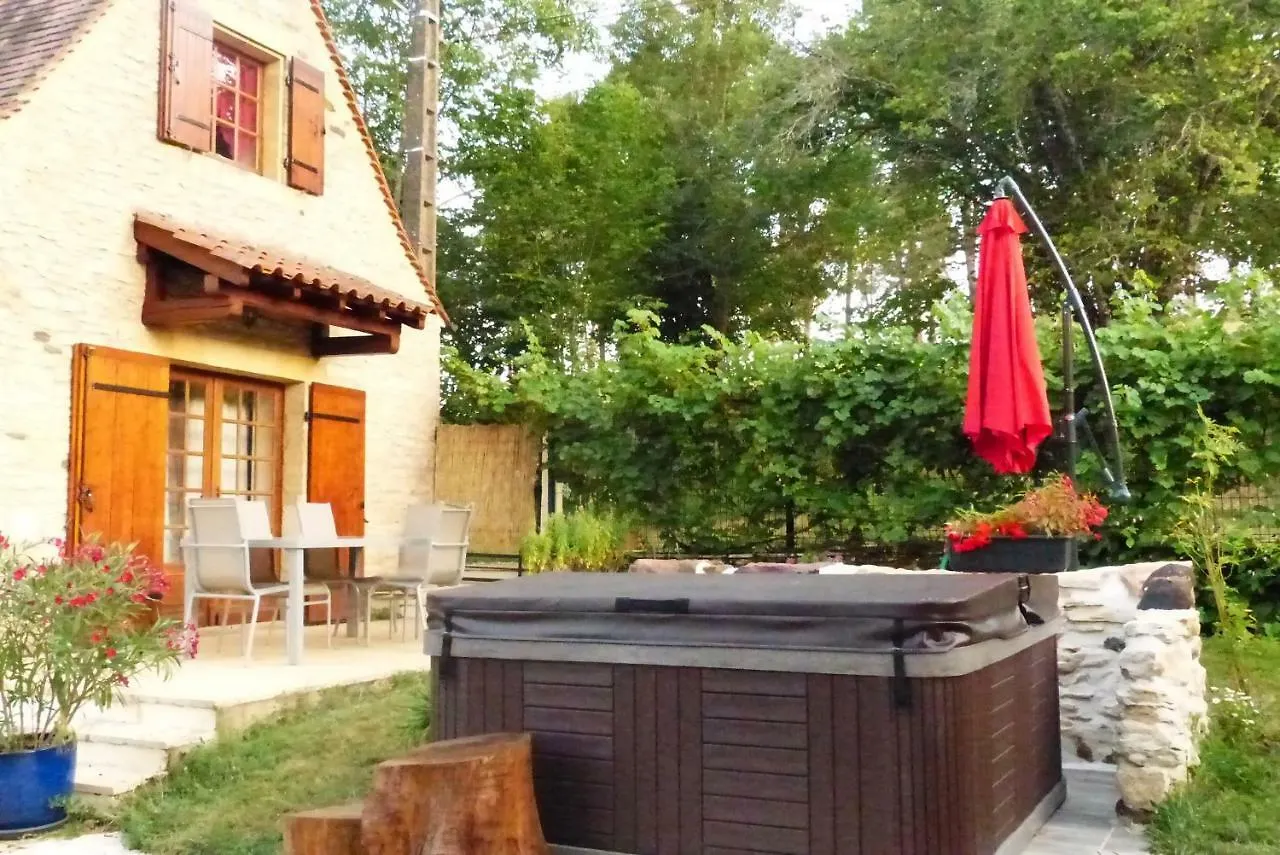 Gîte l'Orée du bois - maison individuelle avec jacuzzi privé Frayssinet-le-Gélat 0*,  France